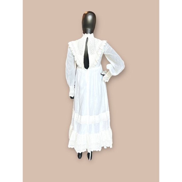 Vintage 60's Voile & Lace Wedding Gown - Picture 7 of 11